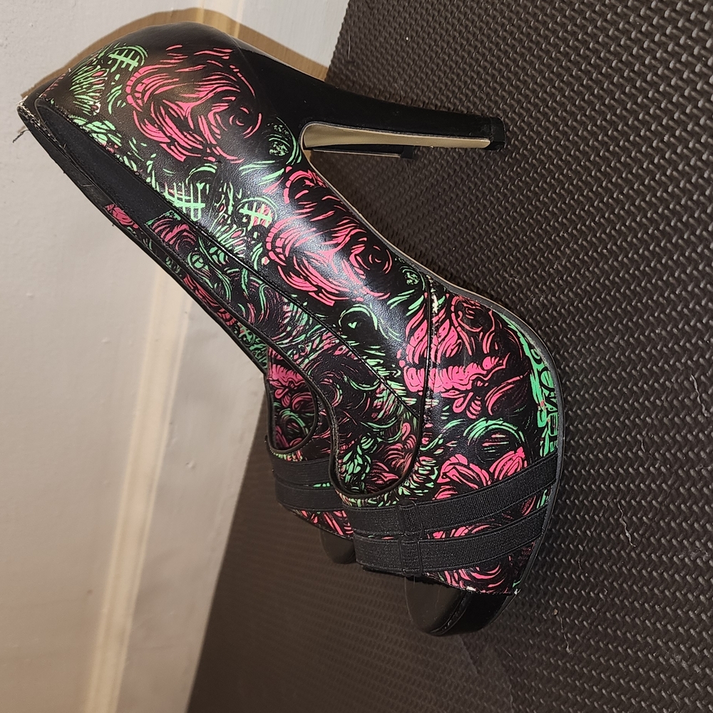 Vintage Iron Fist Pumps